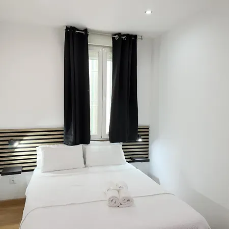 Apartamentos Day Madrid CORREDERA Centro Gran Via Sol Malasaña-3